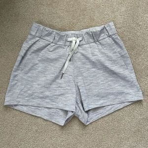 Lululemon mid-rise shorts size 4